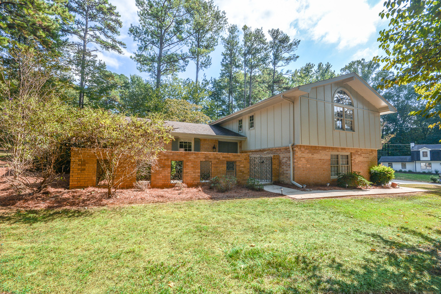2689 Gleneagles Drive