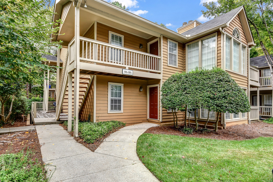 903 Country Park Drive SE