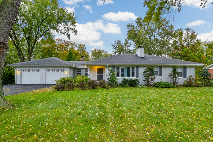 1221 Oswego Rd