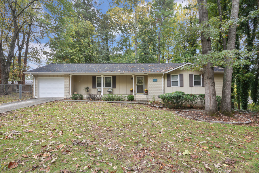 2064 Leatherleaf Court SW