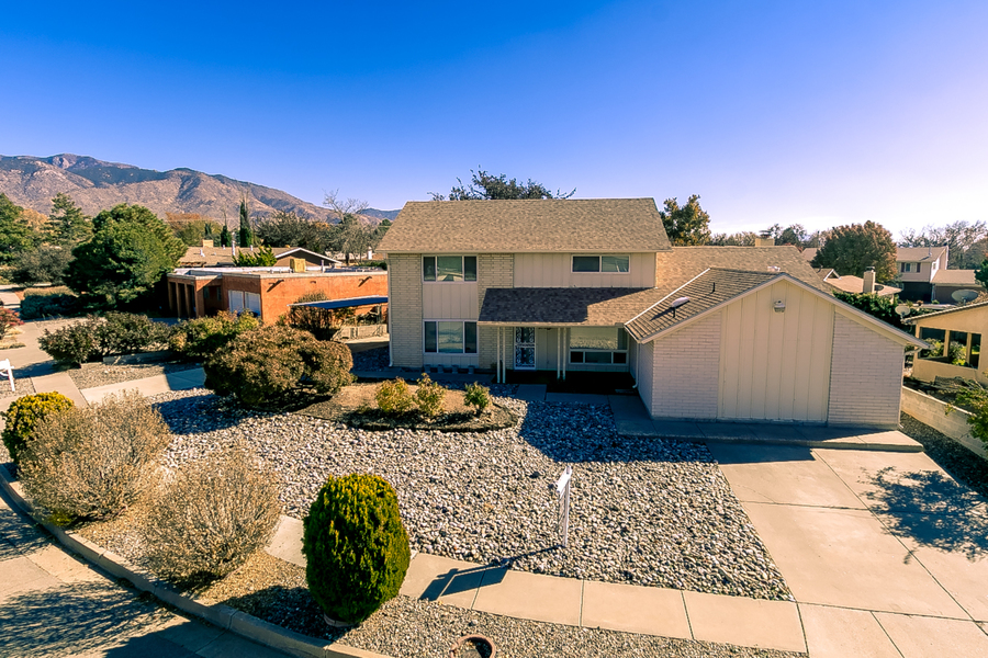 10214 Theresa Place NE