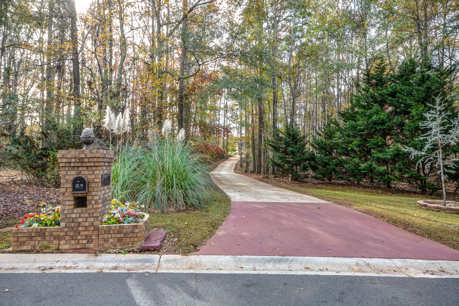 201 Stonemill Walk