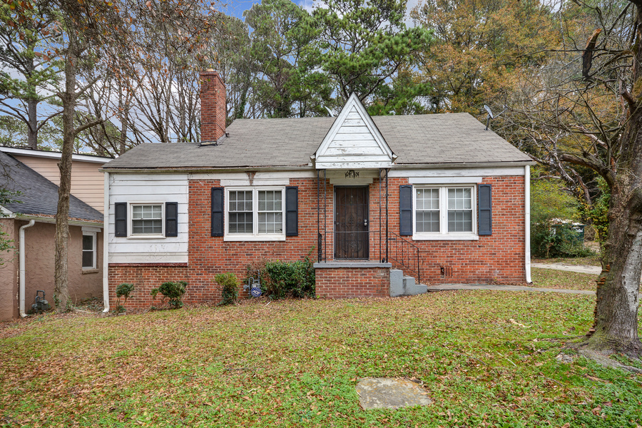 2112 DeLowe Drive