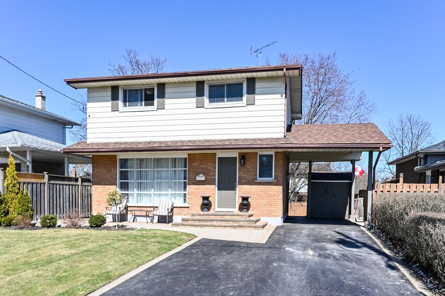 499 Harwood Dr, Oshawa, On,