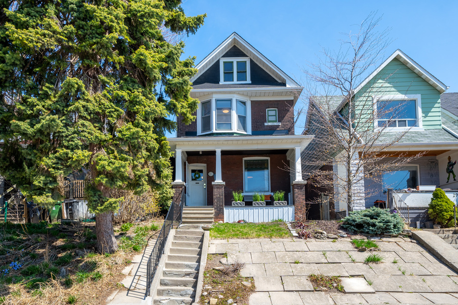 295 Woodfield Road, Toronto, Ontario, M4L 2W9