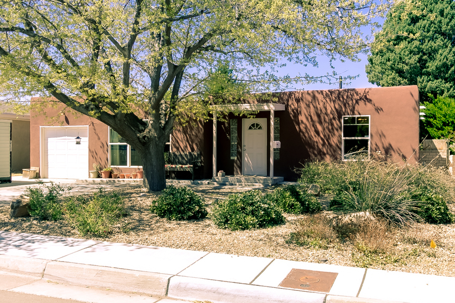 809 Summit Drive NE