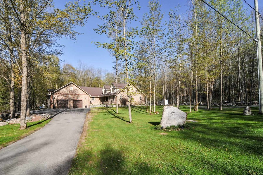 326 Riverside Dr, Bobcaygeon, On,