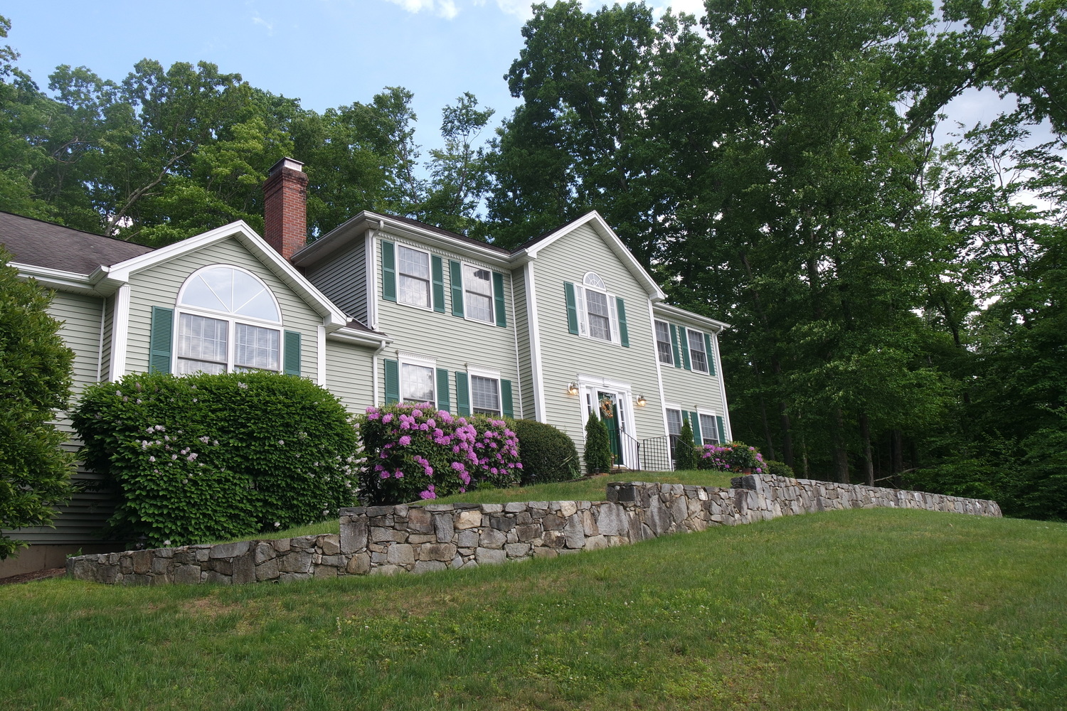 7 shadow ridge circle, Newtown, CT, 06470
