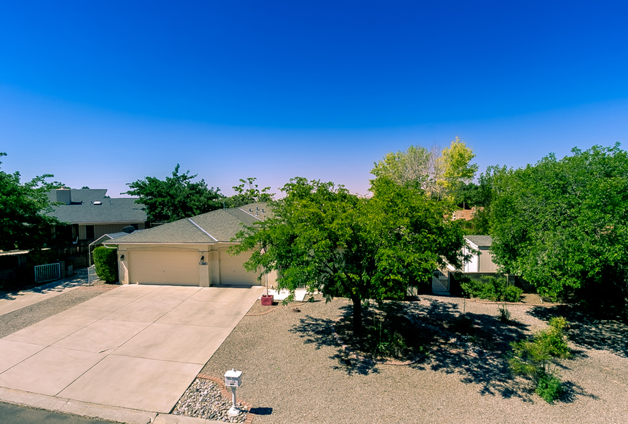 2760 Trevino Dr SE