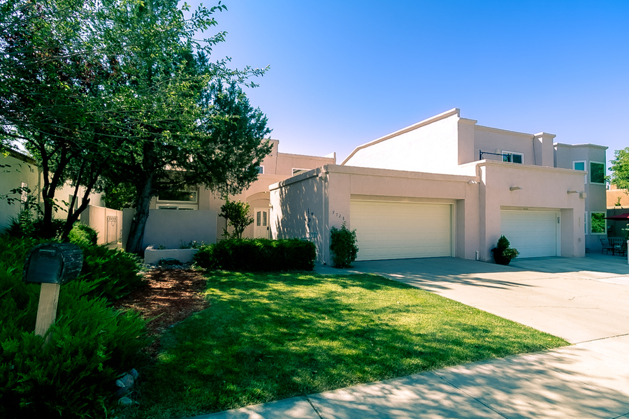9728 Colonial Circle NE