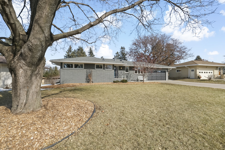1473 Woodlynn Avenue, Roseville, MN, 55113