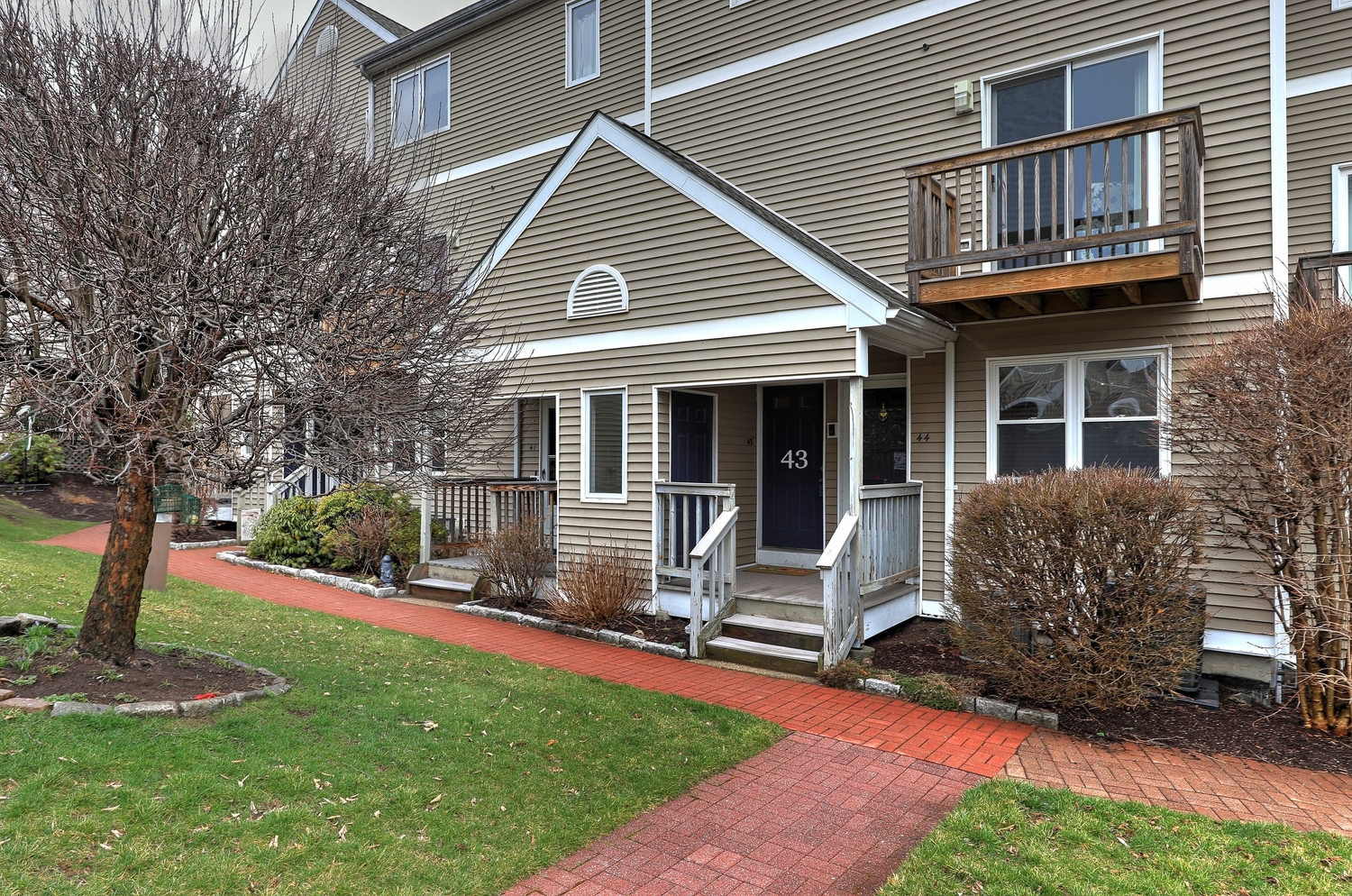 43 Glenrock Road, Norwalk, CT, 06850