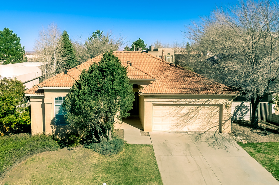 6525 Glen Oak NE