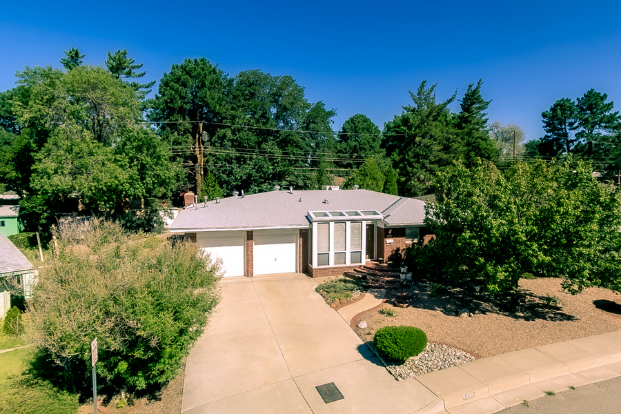 8205 Connecticut NE