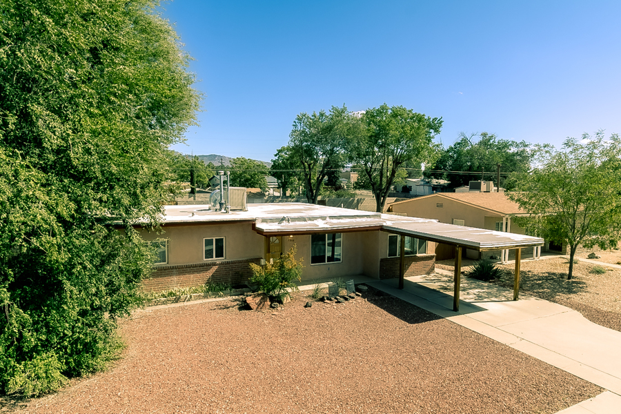 2808 Manzano St. NE