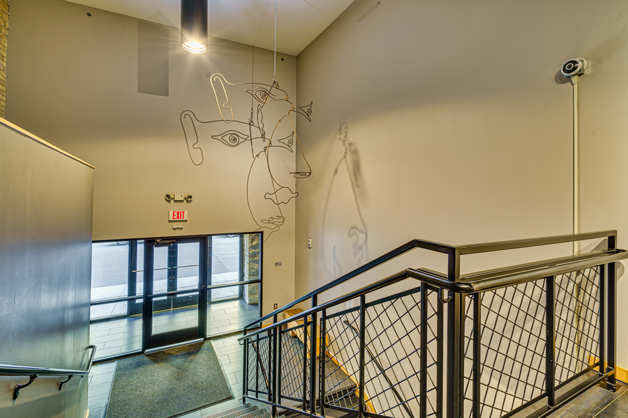 406 Wacouta Street, #106