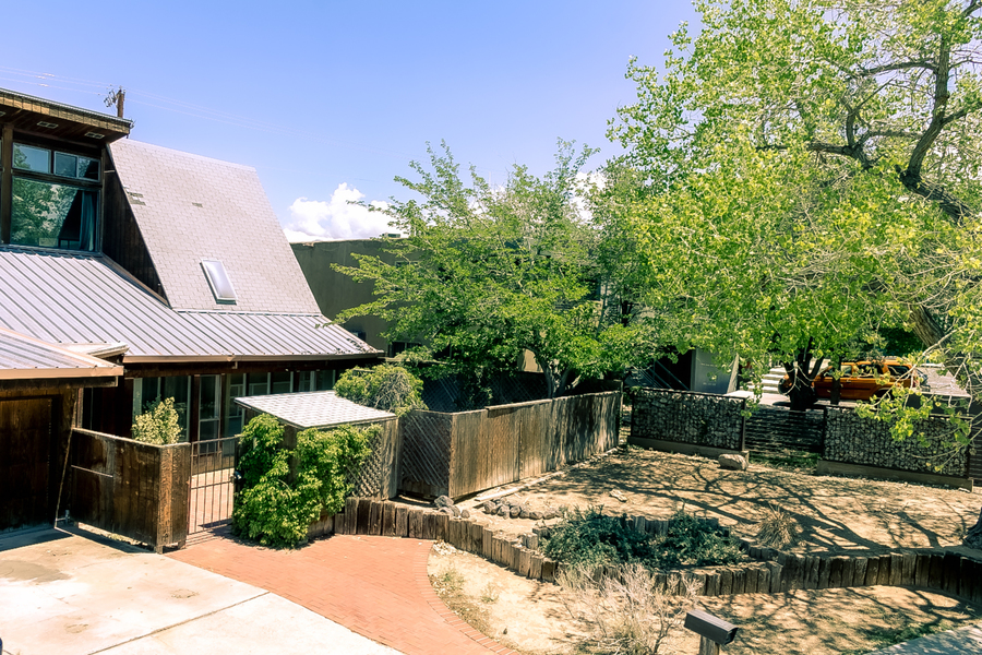 1925 Apache Court NE