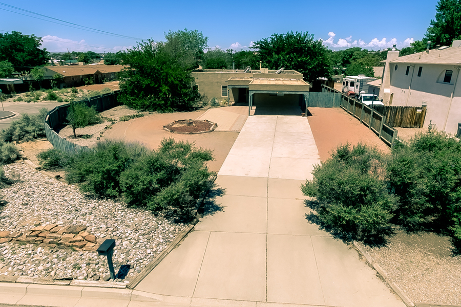 1537 35th Cir SE