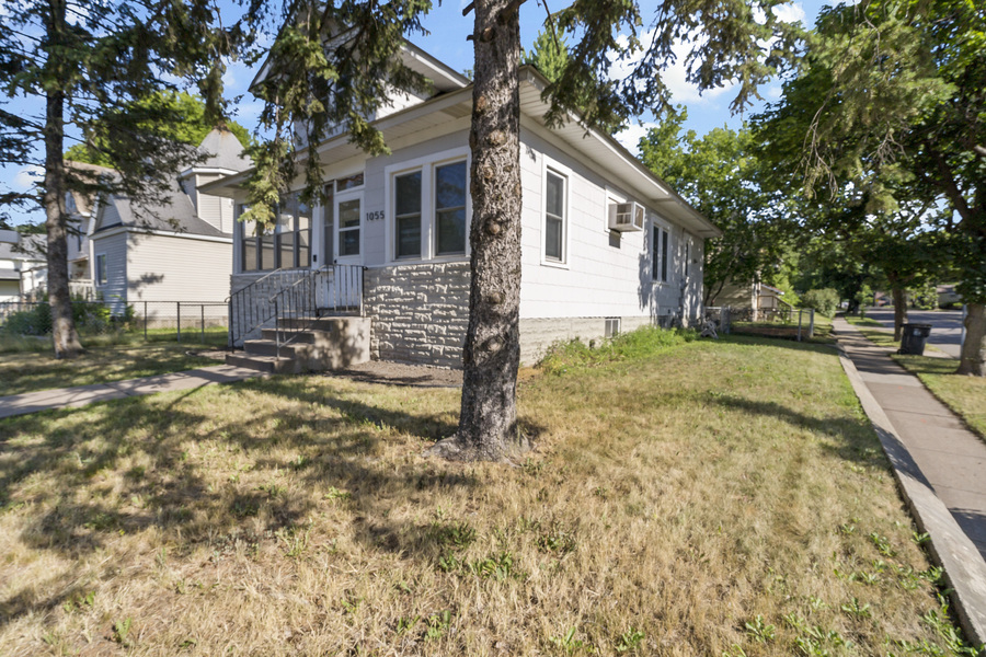 1055 Minnehaha Avenue East