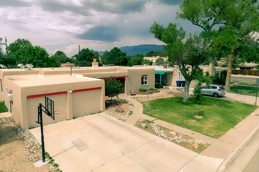 3425 Calle Del Sol NE