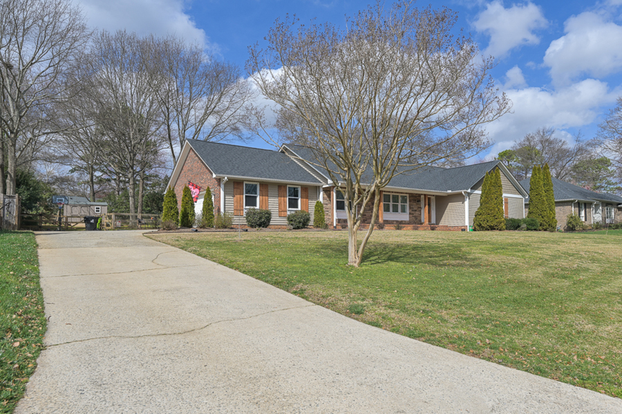 208 Briar Creek, Greer, SC, 29650