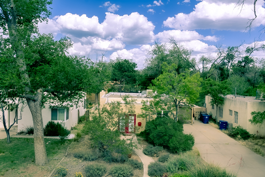 324 Aliso Dr. NE