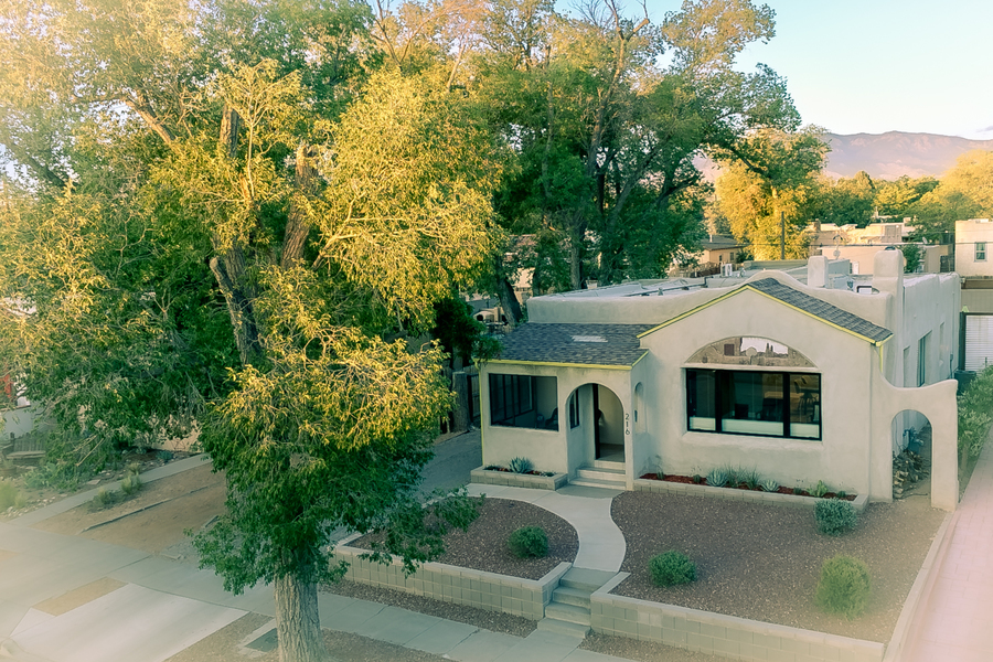 216 Amherst Drive NE
