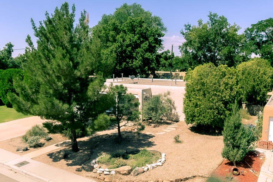 1213 Calle Del Sol NE