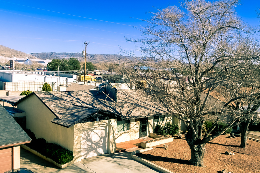 328 Glorieta Street NE
