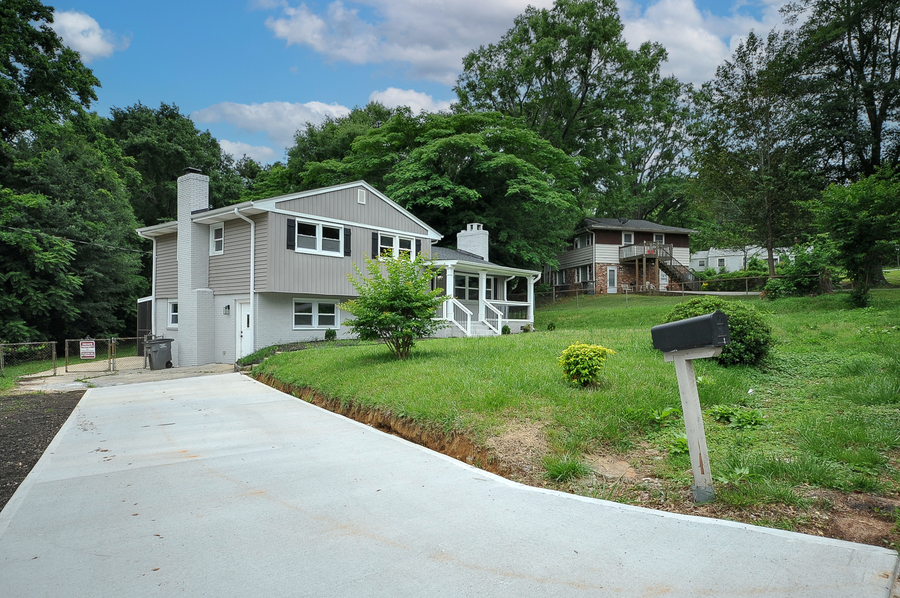 12-hillside-lane-greenville-sc-29605