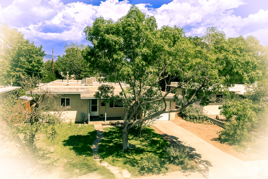 1526 Solano Dr. NE