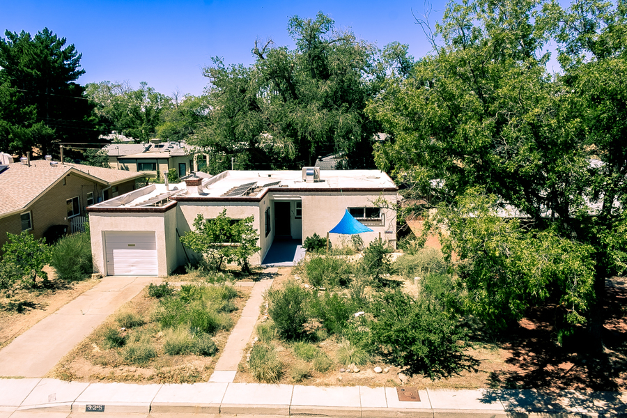 325 Chula Vista Pl NE