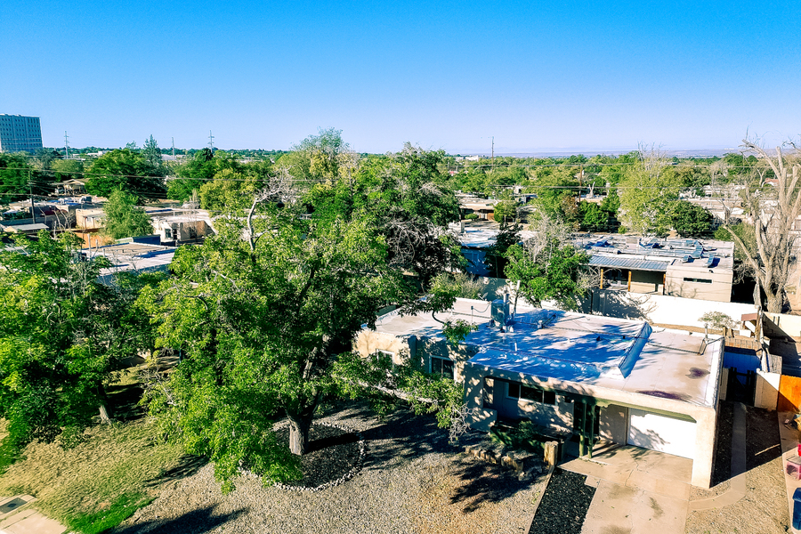 721 Palomas Dr. NE