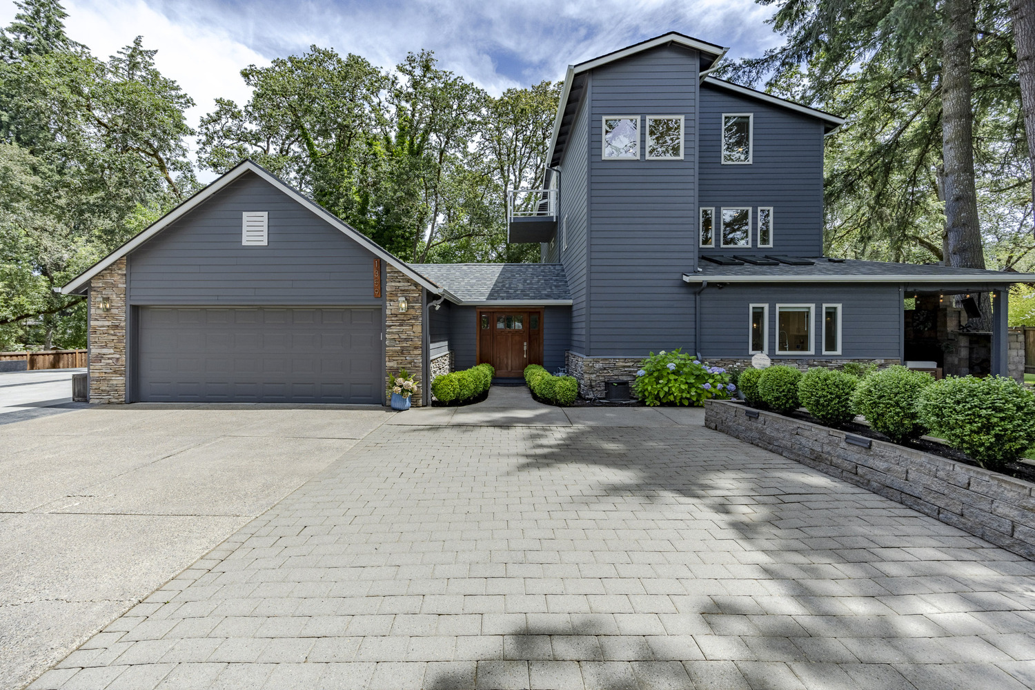 1359 Hammock Street 
