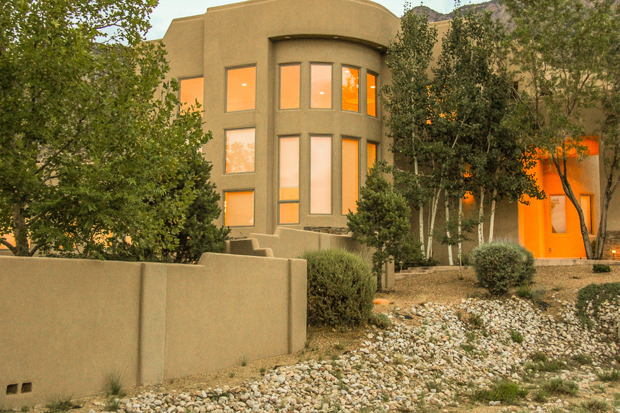 39 Sandia Heights Drive NE