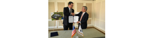 Alaska Gasline Development Corporation President Keith Meyer and Korea Gas Corporation President and CEO Dr. Seung-hoon Lee at the signing of a memorandum of understanding between the two organizations in Washington, D.C. on June 28, 2017. (Photo courtesy of Neshan H. Naltchayan / Alaska Gasline Development Corporation)