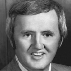 Bob Tobin, Cornell ’57 Tobin is the retired CEO of Stop and Shop, a Boston-based supermarket chain. He joined the company shortly after graduation and rose through the ranks until earning the position of CEO in the mid-nineties.