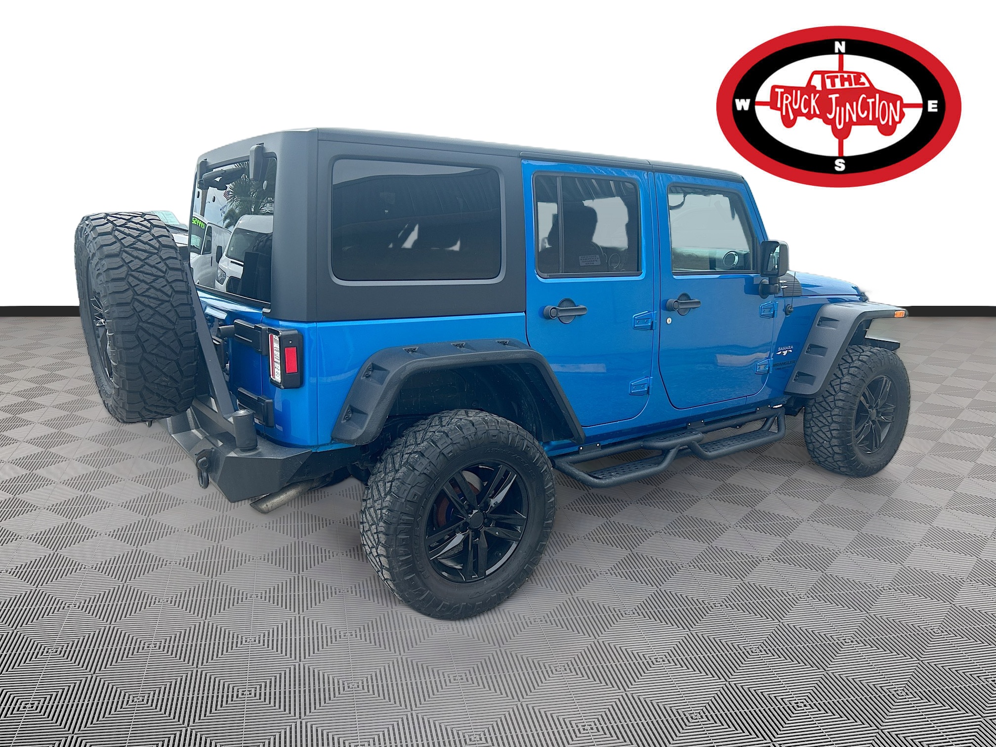 View vehicle photo 7