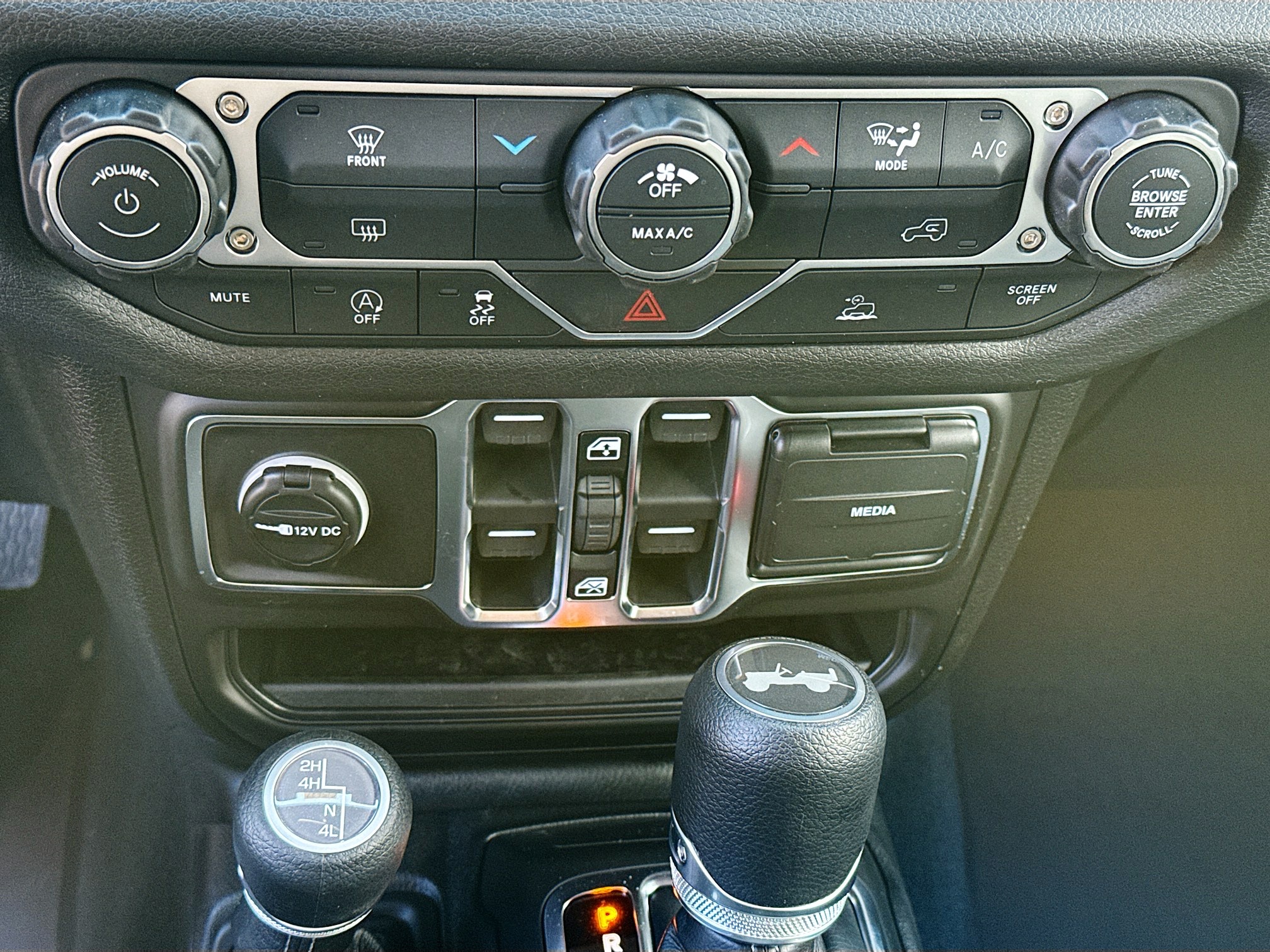 New 2026 Jeep Wrangler Sport 4-door in Louisville #C15627 | Oxmoor