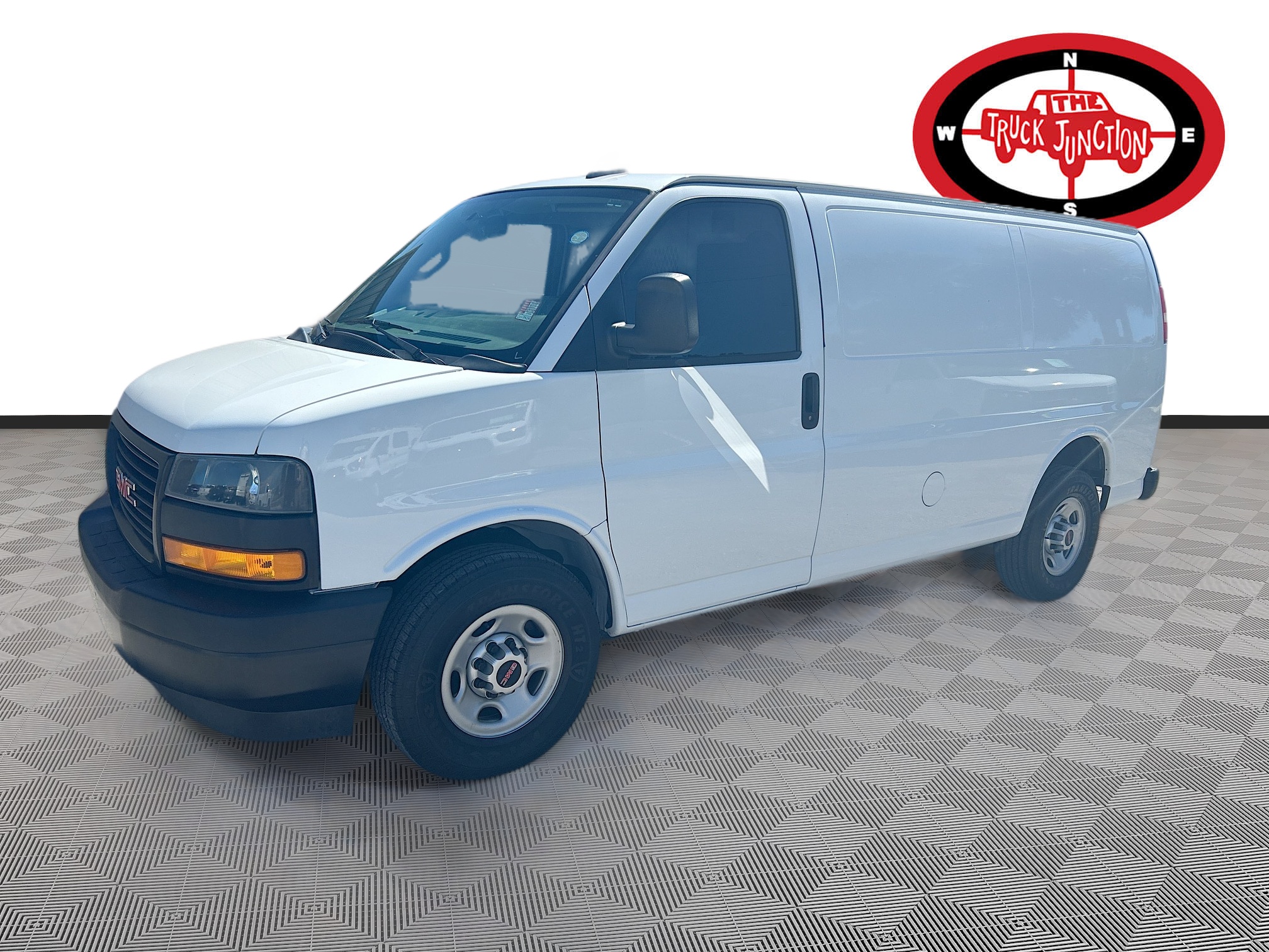 View vehicle photo 3