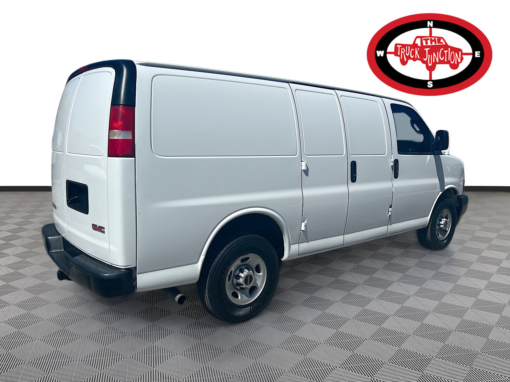 View vehicle photo 7