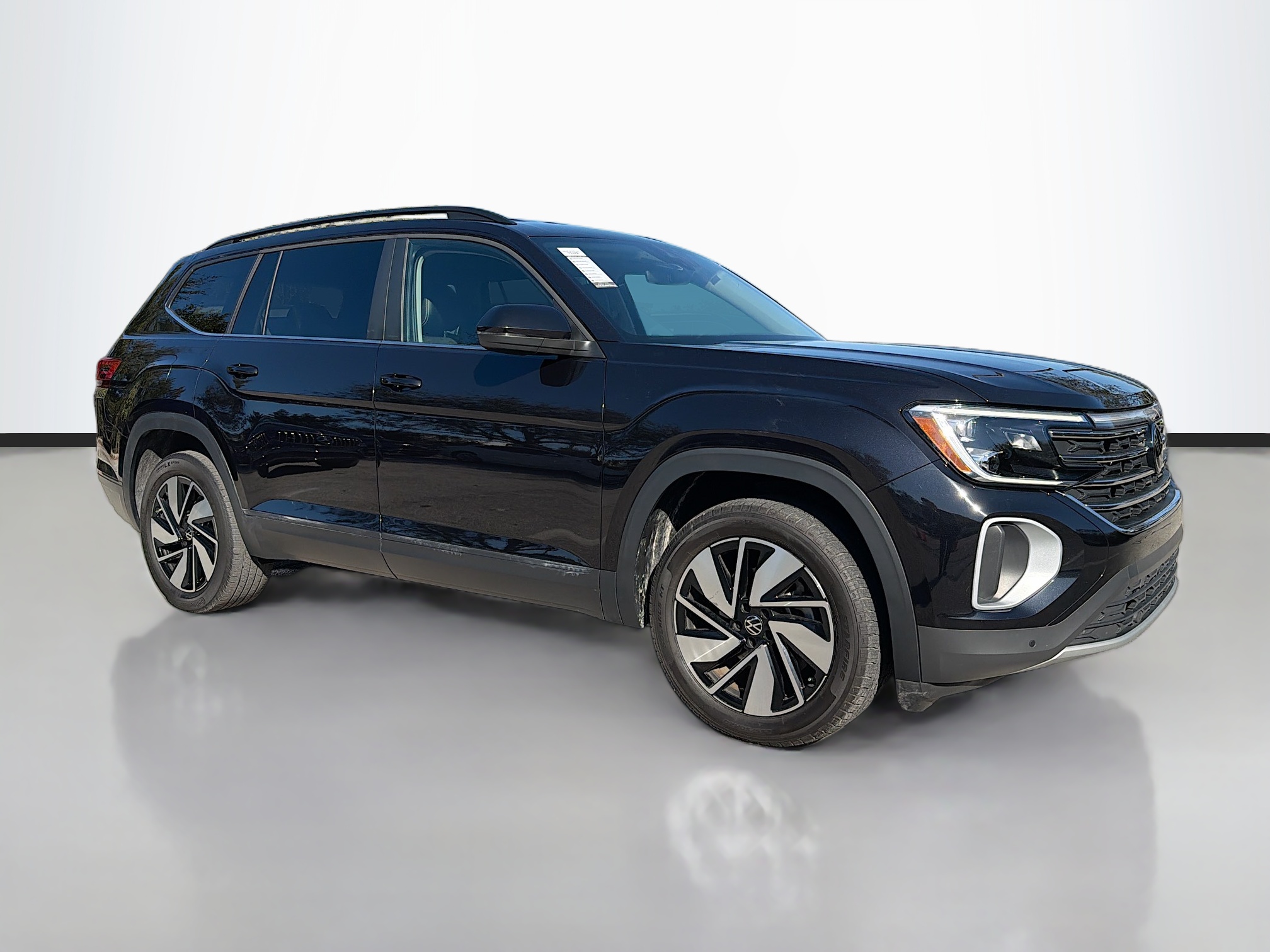 Used Platinum Gray Metallic 2024 Volkswagen Atlas 2.0T SE w