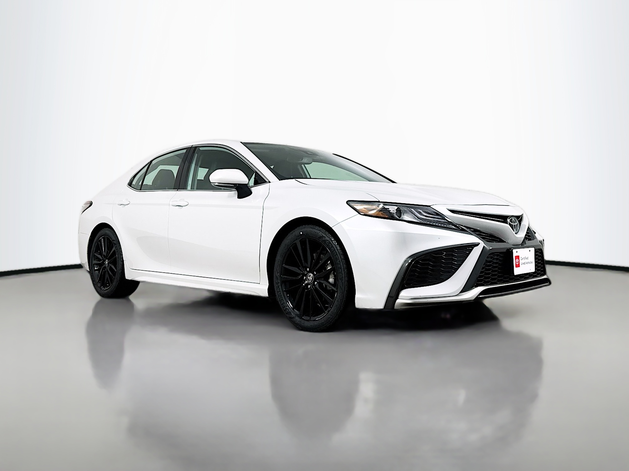 CPO Wind Chill Pearl 2024 Toyota Camry XSE for Sale in Maplewood