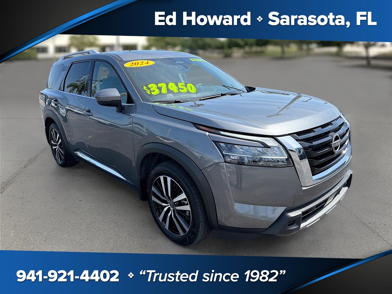 CHARCOAL BLACK LEATHER 2024 Nissan Pathfinder SUV / Crossover Front-Wheel Drive Automatic