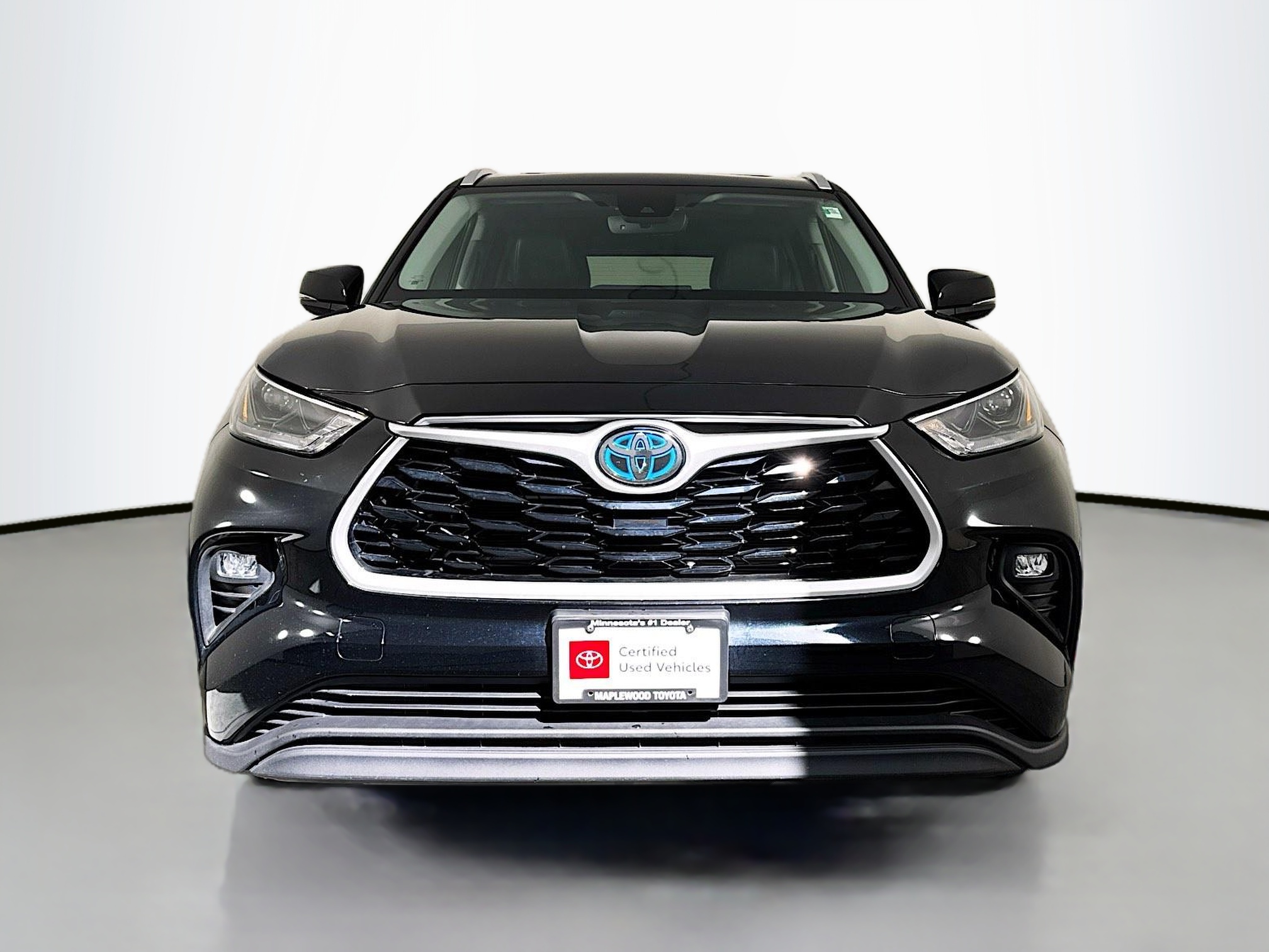 CPO Midnight Black Metallic 2022 Toyota Highlander Hybrid XLE for