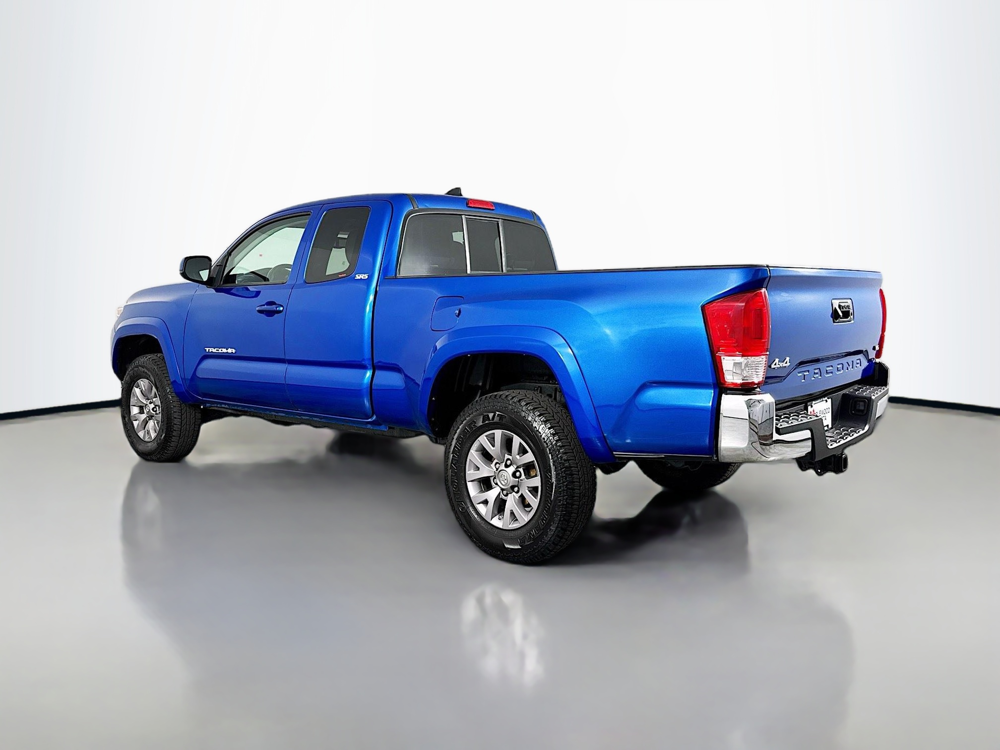 CPO Blazing Blue Pearl 2017 Toyota Tacoma SR5 for Sale in