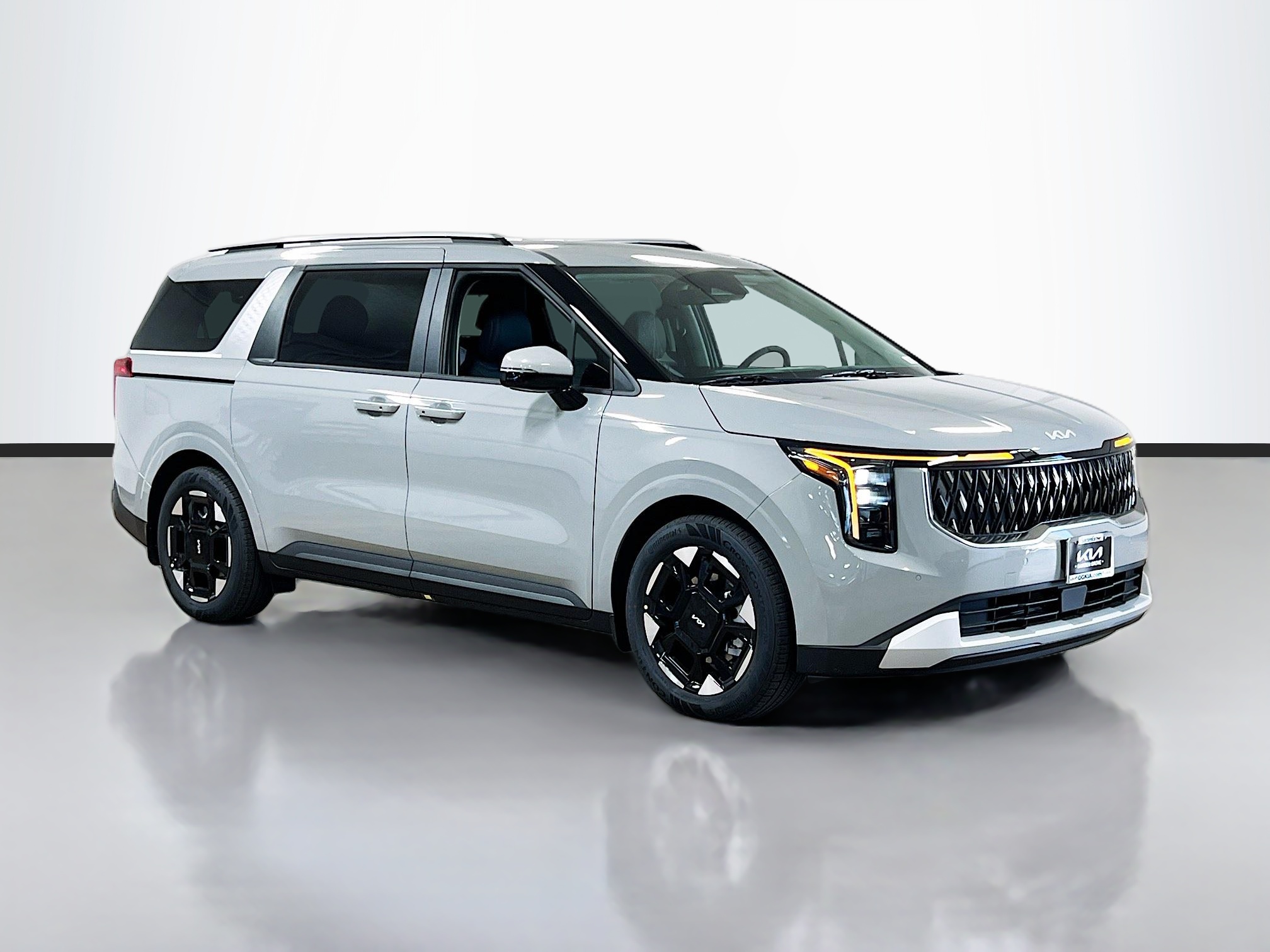 New Ceramic Silver 2026 Kia Carnival EX for Sale in Garden Grove