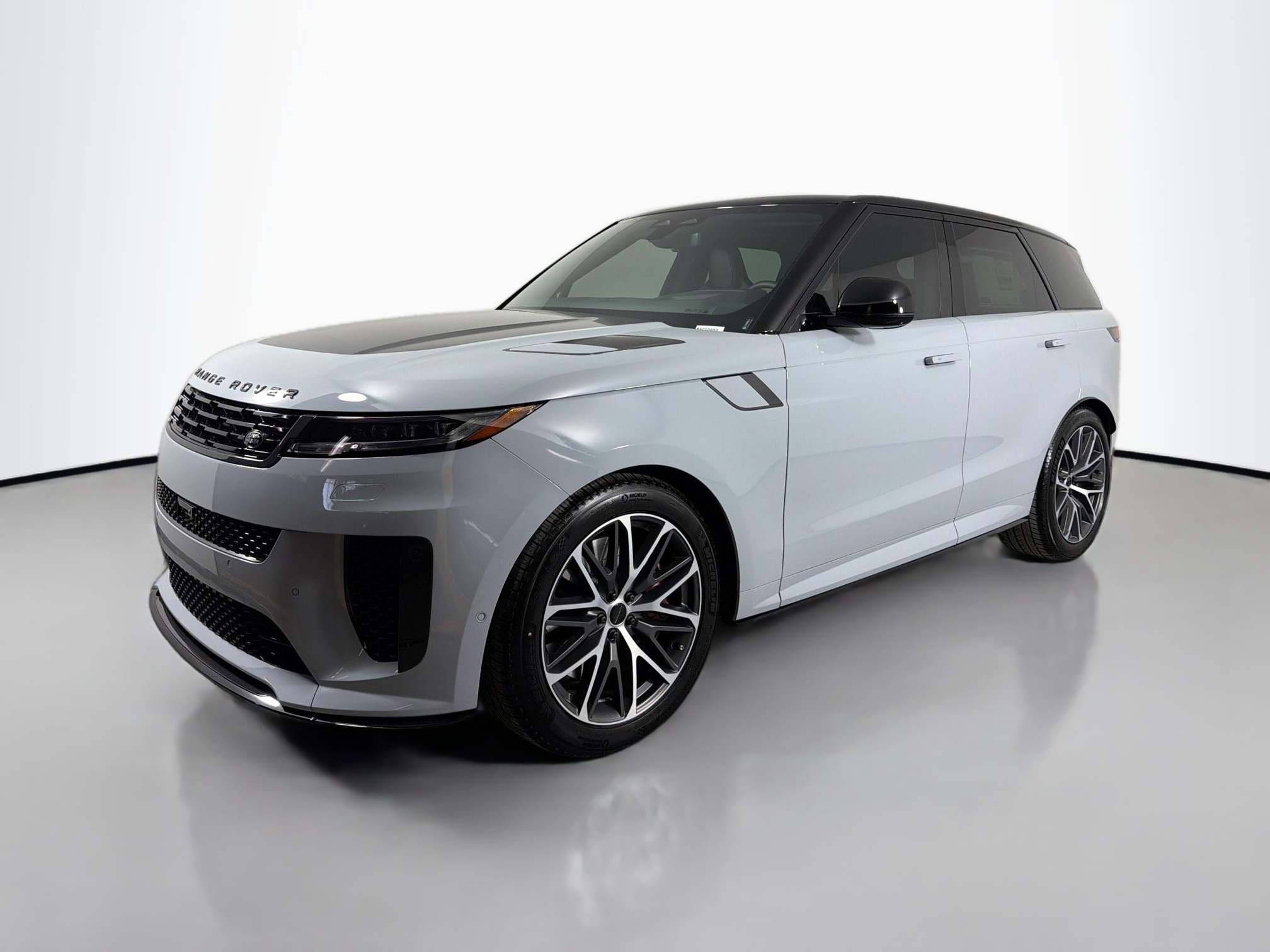 値下しました　【美品　売切れ色】BALLISTICS ROCKING ROVER New 2026 Land Rover Range Rover Sport SV Carbon SV Carbon V8 P635