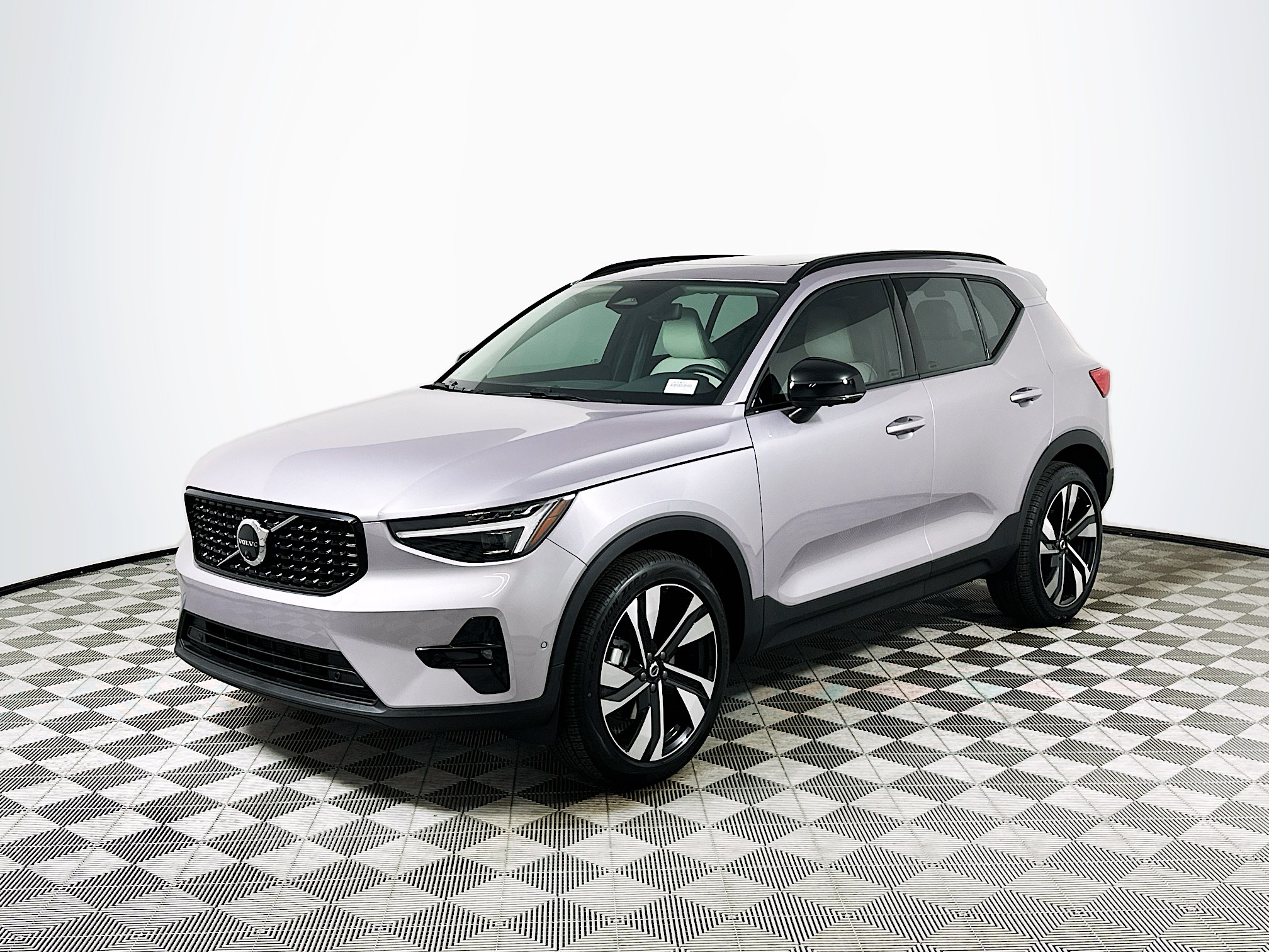 New 2026 Volvo XC40 Plus SUV in Gilbert #L0382 | Volvo Cars Gilbert