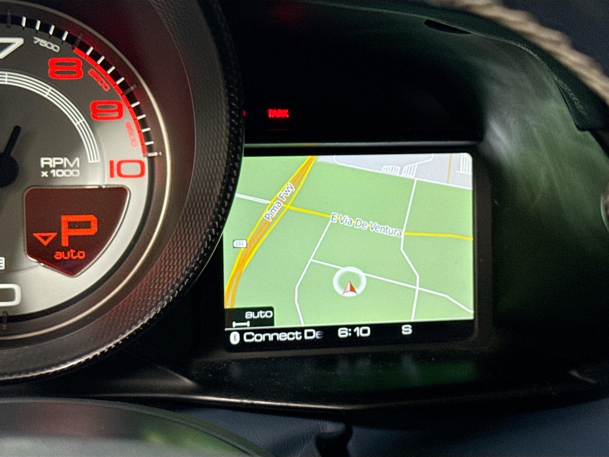 Ferrari 488 GTB モデルカー Ferrari 488 GTB model in 1:18 scale